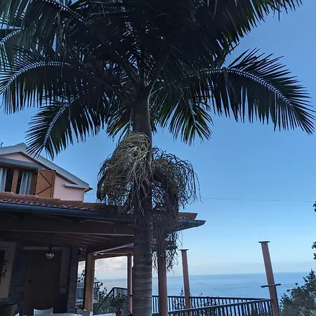 Fantatic House 度假居 蓬塔德尔加达